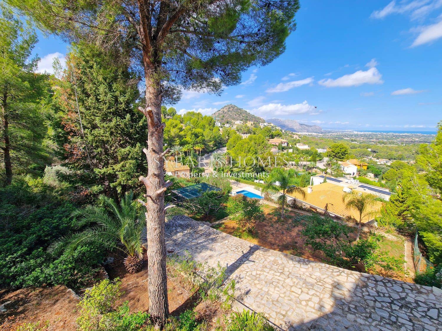 9 Zimmer Villa zu verkaufen in Pedreguer mit Garage - 899.000 € (Ref: 10183787)