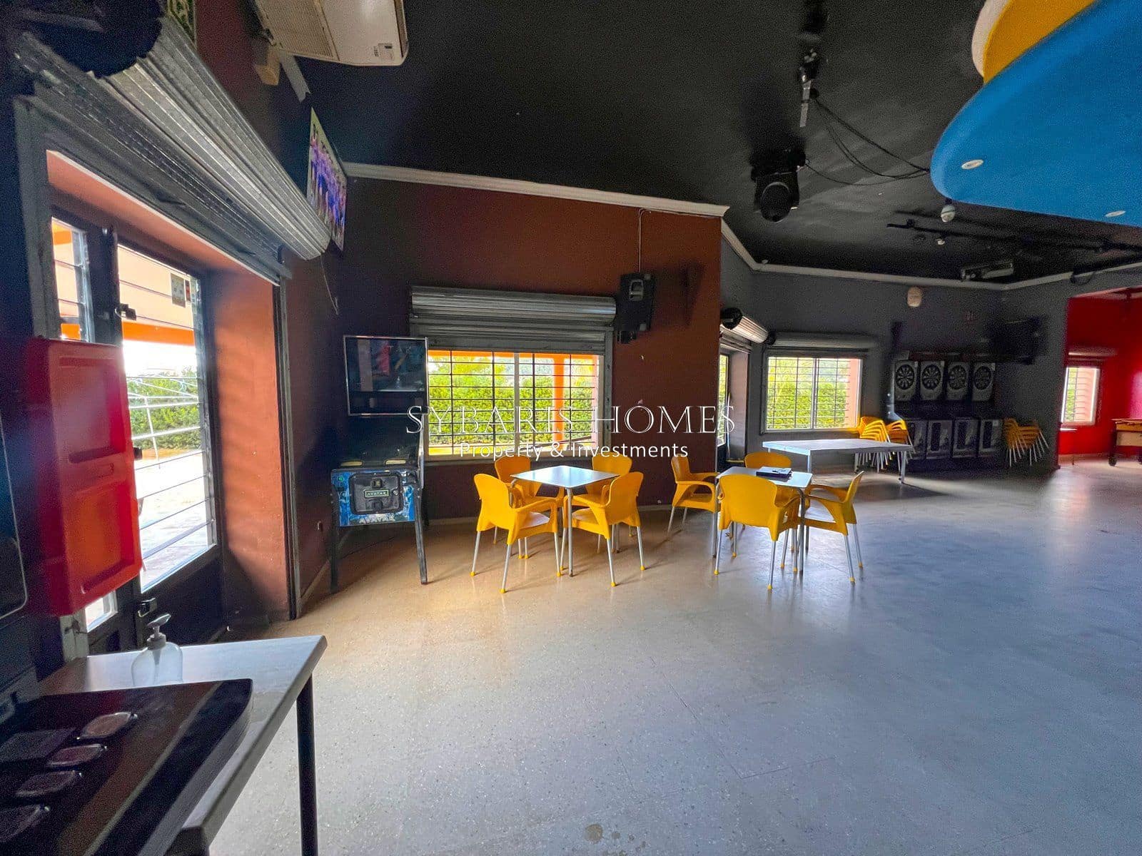 Kommersiell til salgs i Orba med garasje - € 299 000 (Ref: 10183791)