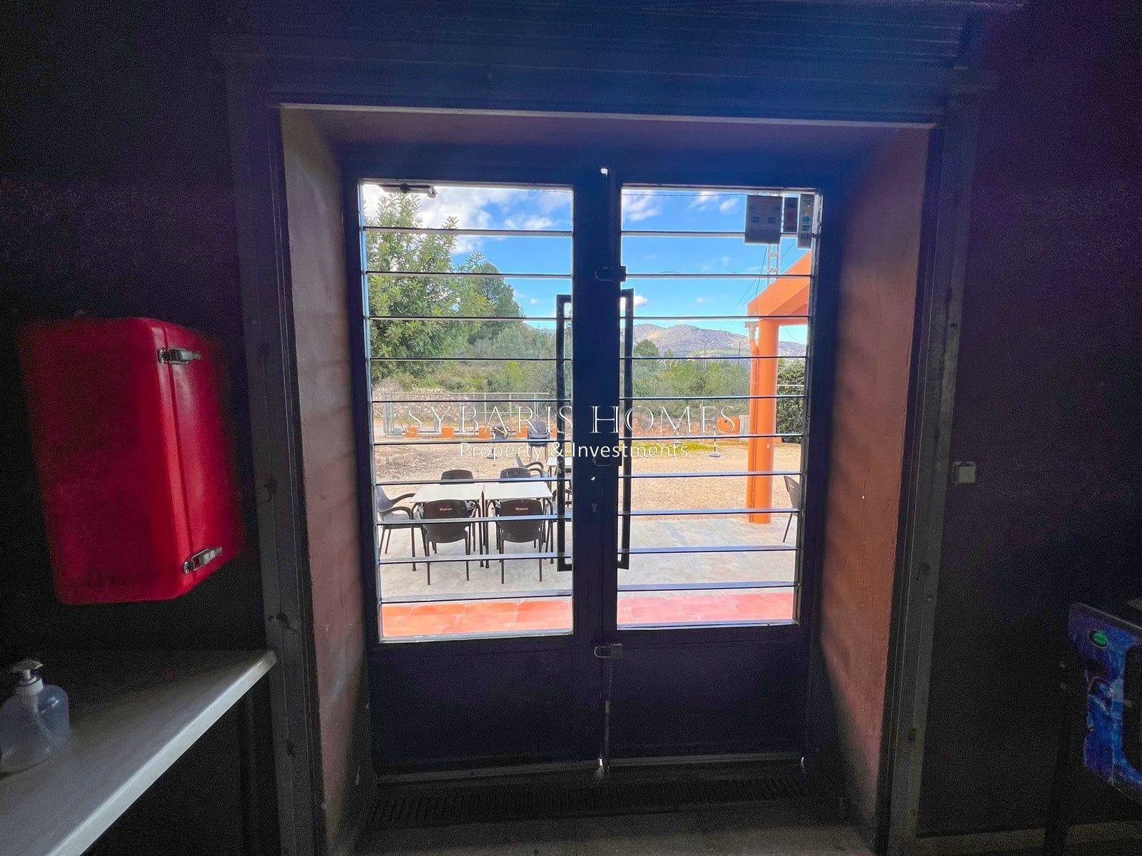 Kommersiell til salgs i Orba med garasje - € 299 000 (Ref: 10183791)