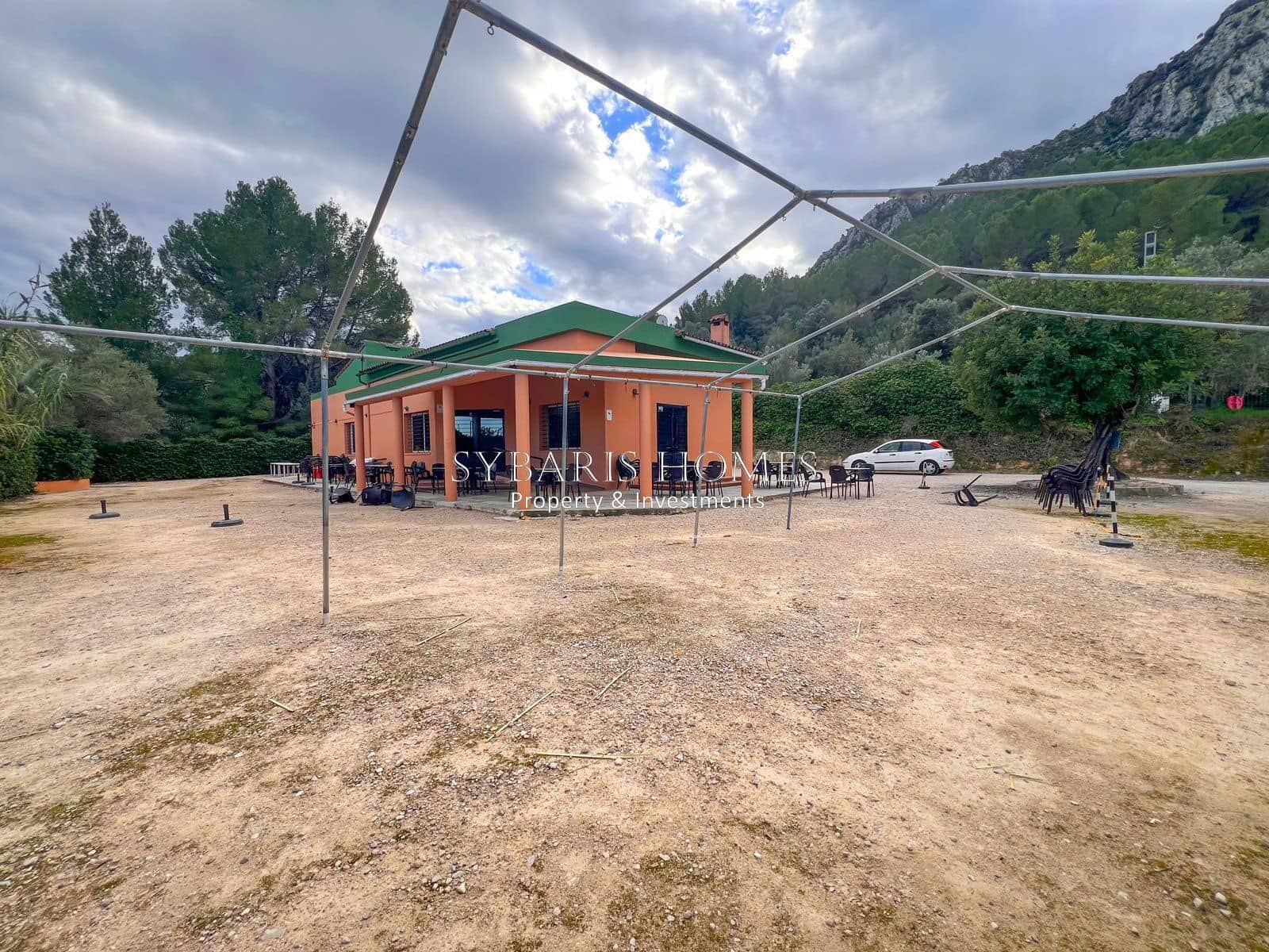 Kommersiell til salgs i Orba med garasje - € 299 000 (Ref: 10183791)