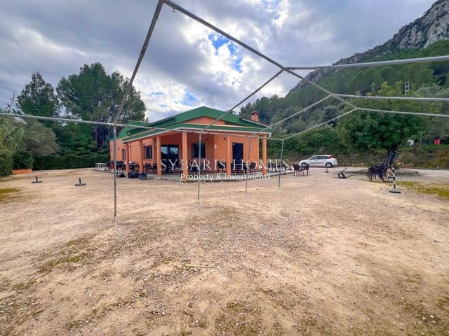 Kommersiell til salgs i Orba med garasje - € 299 000 (Ref: 10183791)