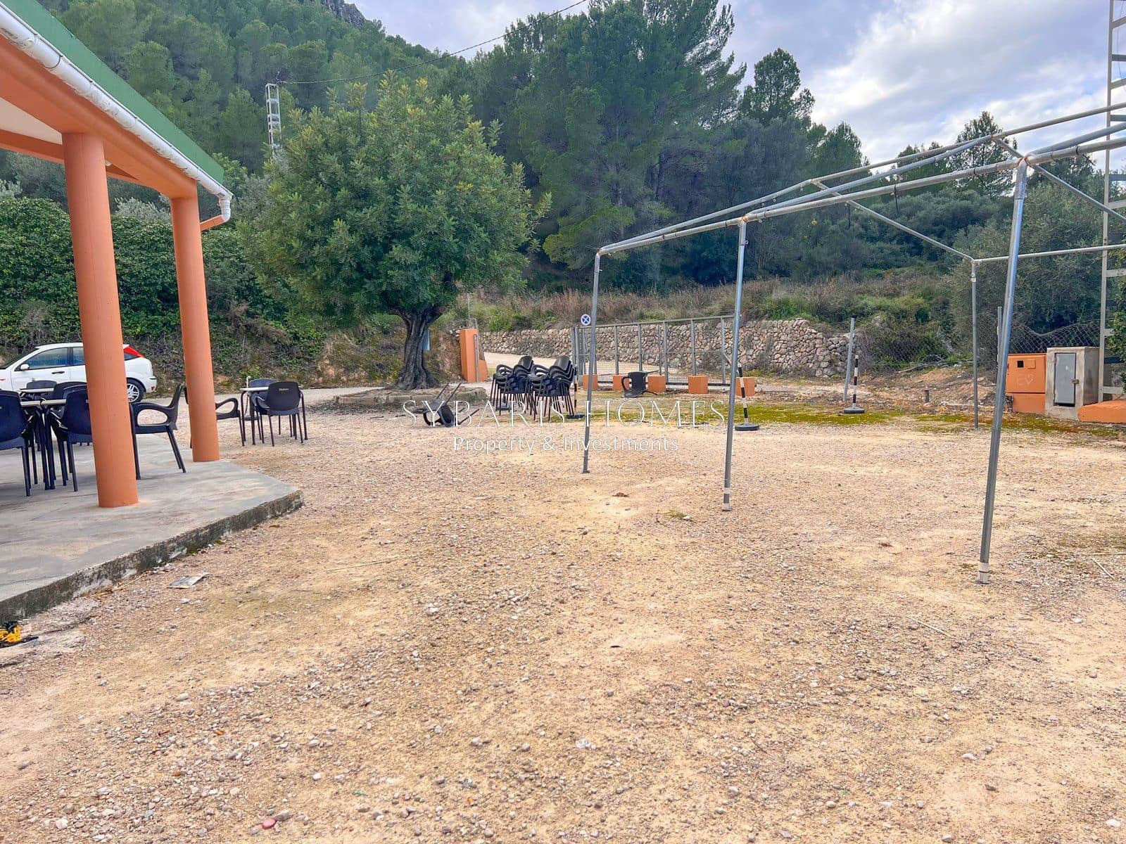 Kommersiell til salgs i Orba med garasje - € 299 000 (Ref: 10183791)