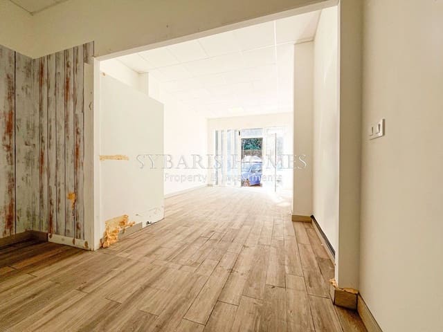 Kommersiell til salgs i Centro Urbano, Dénia med garasje - € 325 000 (Ref: 10183794)