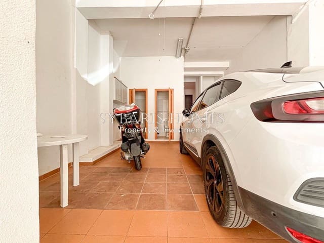 Kommersiell til salgs i Centro Urbano, Dénia med garasje - € 325 000 (Ref: 10183794)