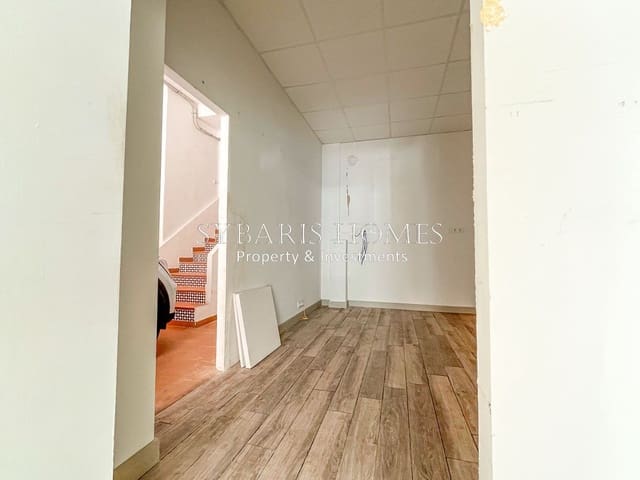 Kommersiell til salgs i Centro Urbano, Dénia med garasje - € 325 000 (Ref: 10183794)