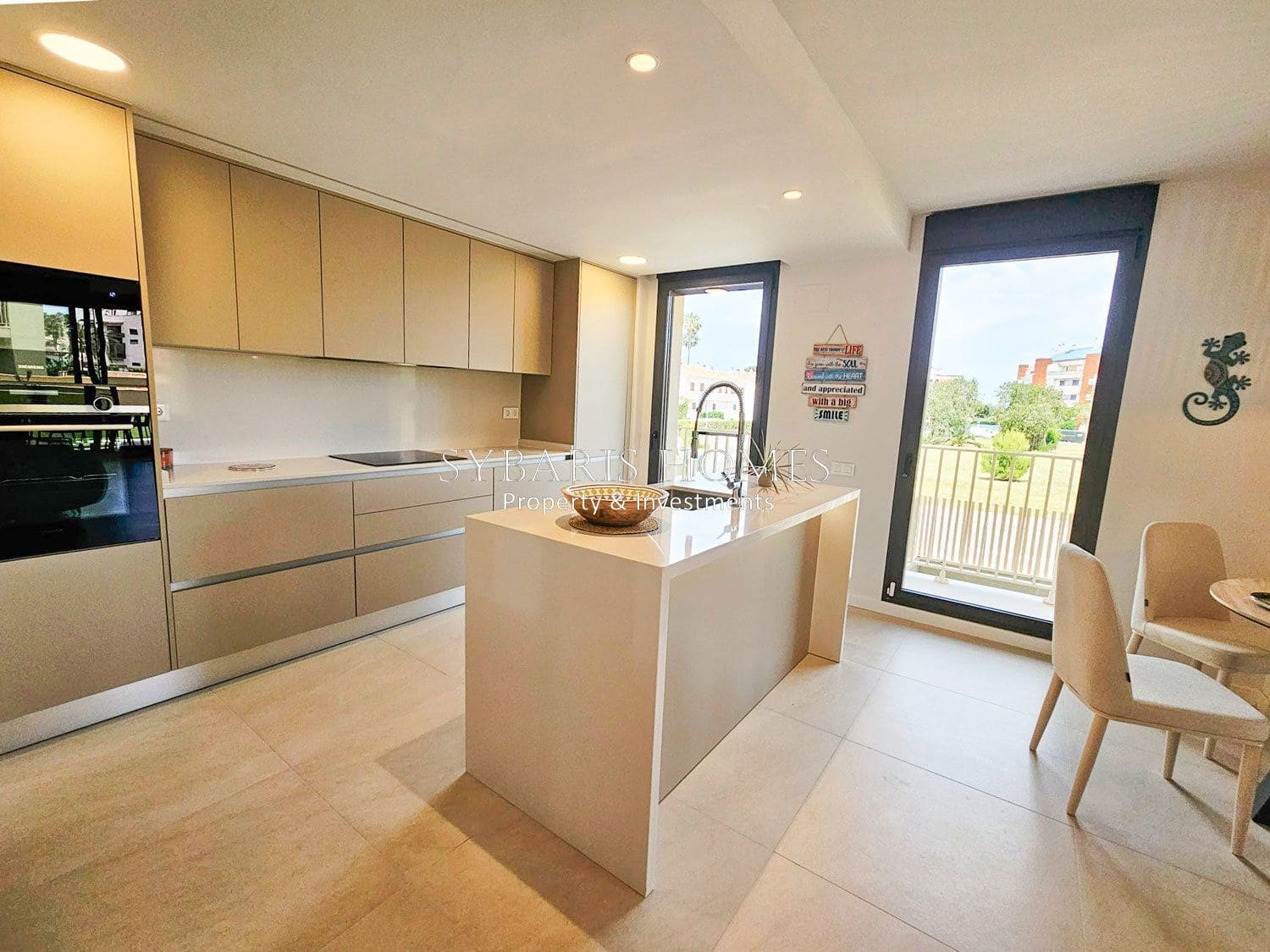 4 soveværelse Lejlighed til salg i Denia med swimmingpool garage - € 880.000 (Ref: 10183801)