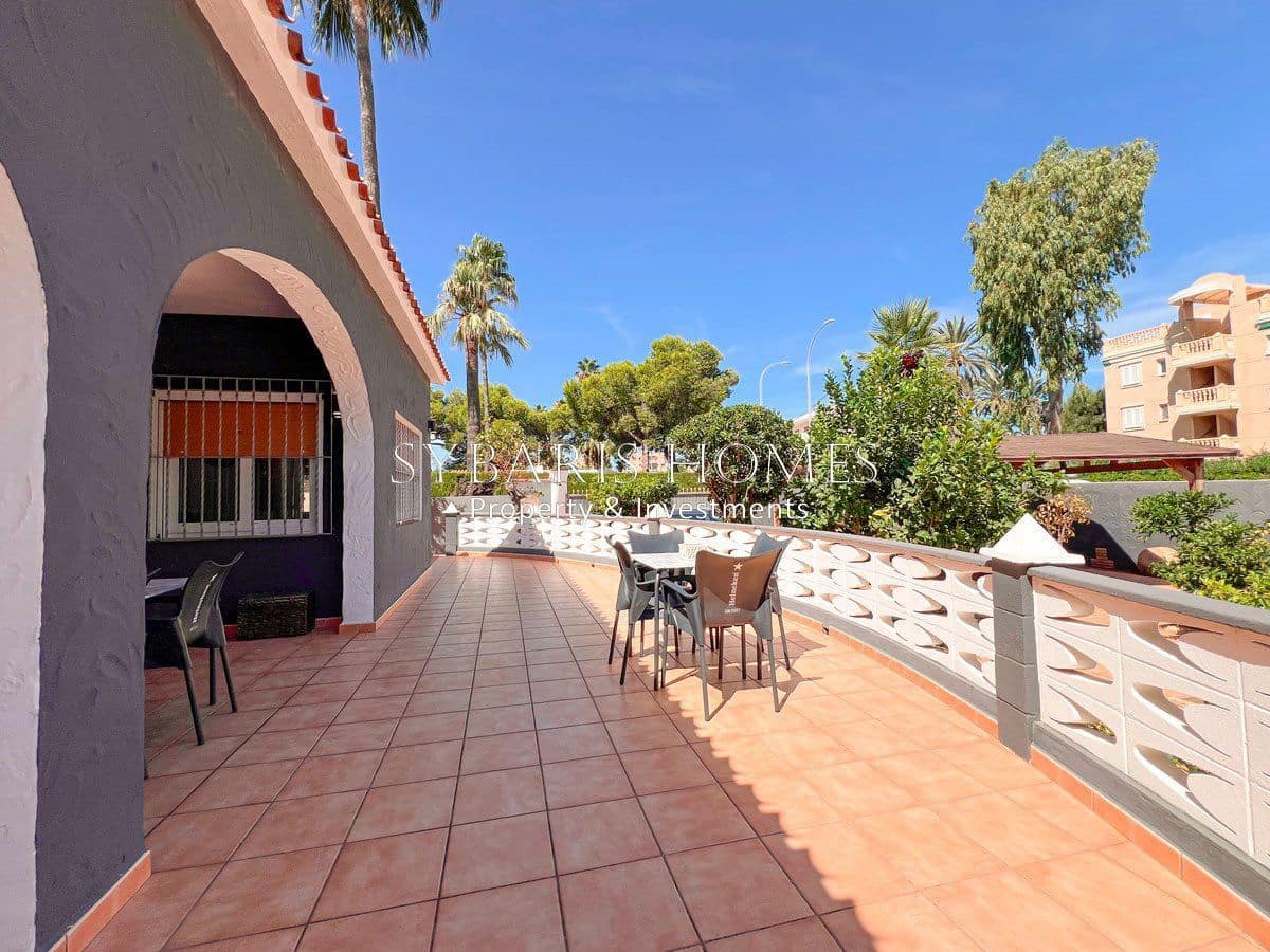 3 soverom Villa til salgs i Denia med svømmebasseng garasje - € 695 000 (Ref: 10183812)