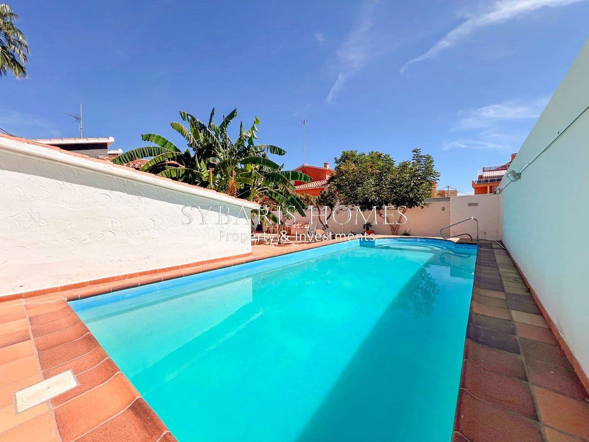 3 soverom Villa til salgs i Denia med svømmebasseng garasje - € 695 000 (Ref: 10183812)