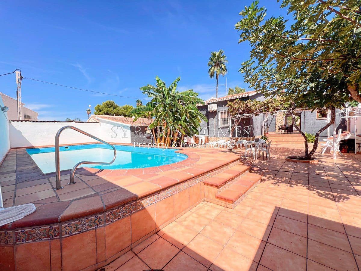3 soverom Villa til salgs i Denia med svømmebasseng garasje - € 695 000 (Ref: 10183812)