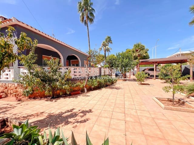 3 soverom Villa til salgs i Las Marinas / Les Marines, Dénia med svømmebasseng garasje - € 695 000 (Ref: 10183812)