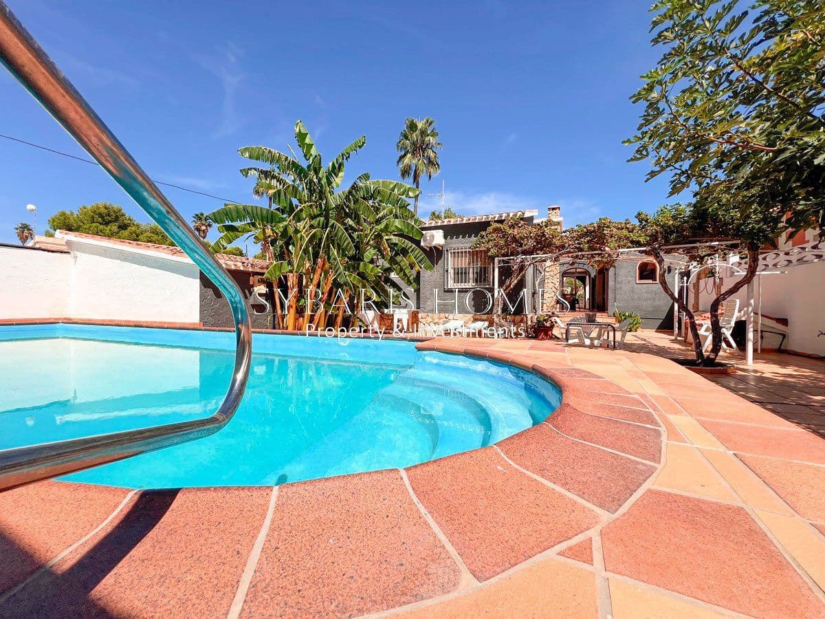 3 soverom Villa til salgs i Denia med svømmebasseng garasje - € 695 000 (Ref: 10183812)