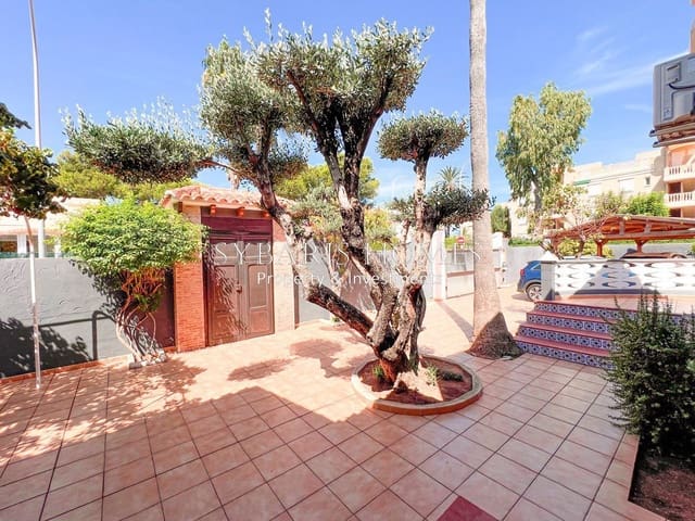 3 soverom Villa til salgs i Las Marinas / Les Marines, Dénia med svømmebasseng garasje - € 695 000 (Ref: 10183812)