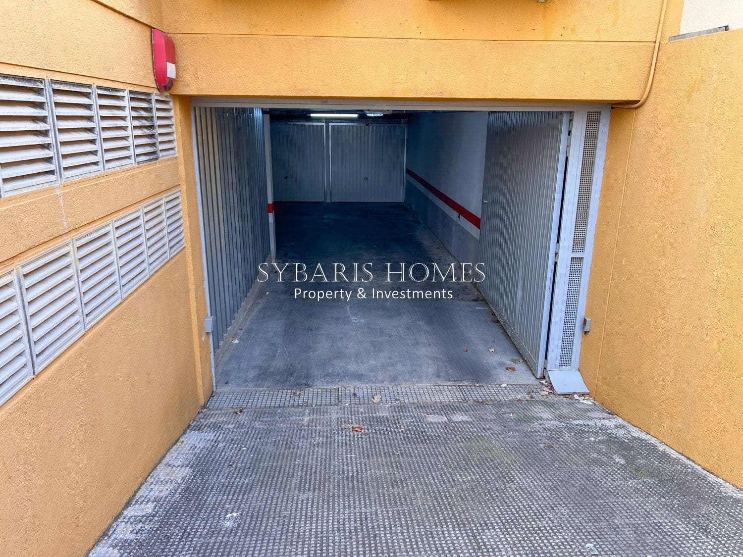 Garage for sale in Denia - € 42,000 (Ref: 10183817)