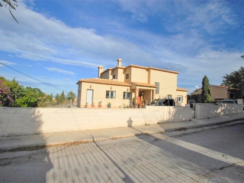 4 sovrum Villa till salu i Denia med pool garage - 950 000 € (Ref: 6351392)