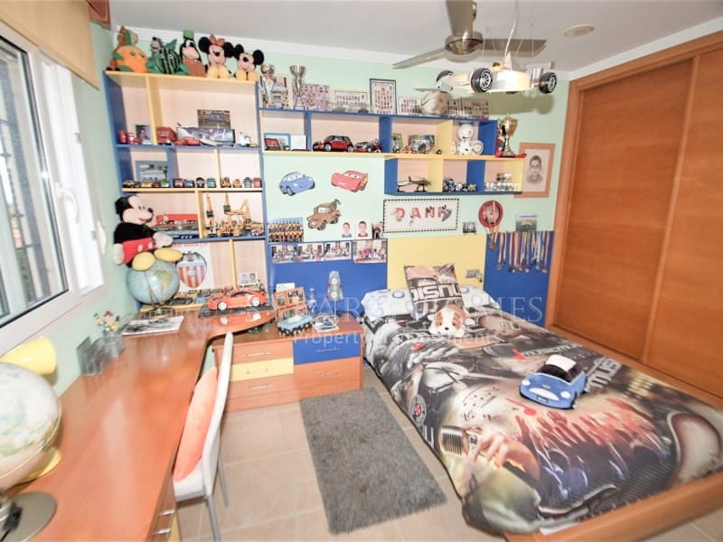 4 sovrum Villa till salu i Denia med pool garage - 950 000 € (Ref: 6351392)