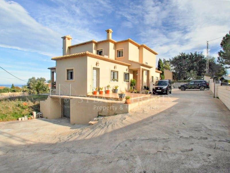 4 sovrum Villa till salu i Denia med pool garage - 950 000 € (Ref: 6351392)