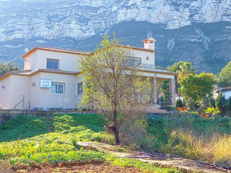 4 sovrum Villa till salu i Denia med pool garage - 950 000 € (Ref: 6351392)