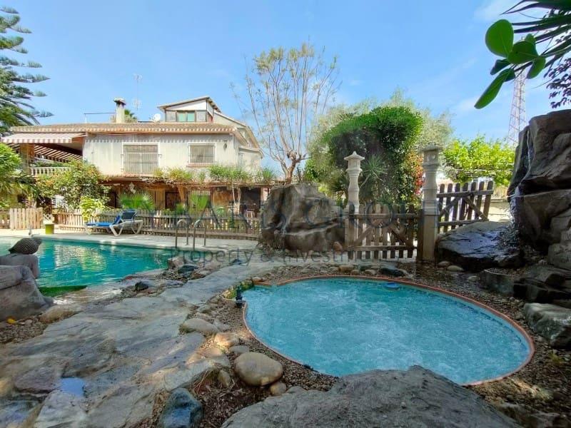 4 chambre Villa/Maison à vendre à Denia avec piscine garage - 649 900 € (Ref: 7546245)