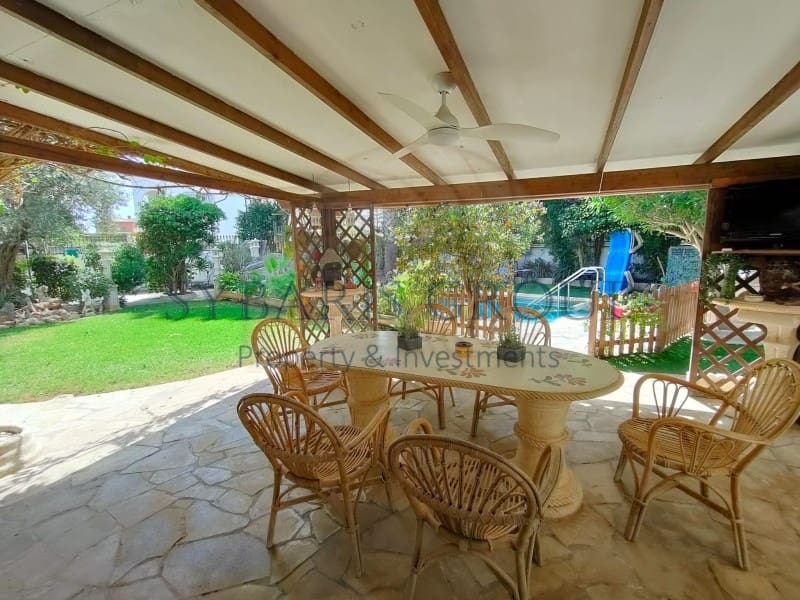 4 sypialnia Willa na sprzedaż w Denia z basenem garażem - 649 900 € (Ref: 7546245)