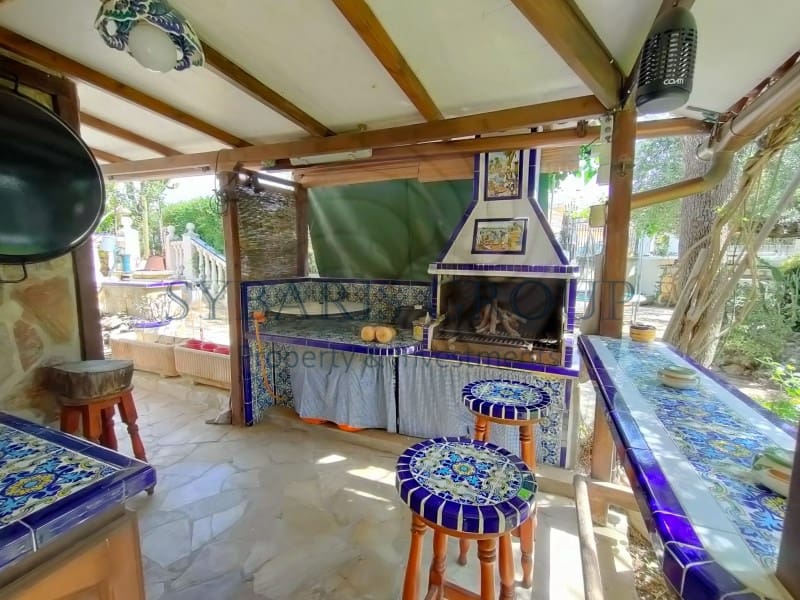 4 sypialnia Willa na sprzedaż w Denia z basenem garażem - 649 900 € (Ref: 7546245)