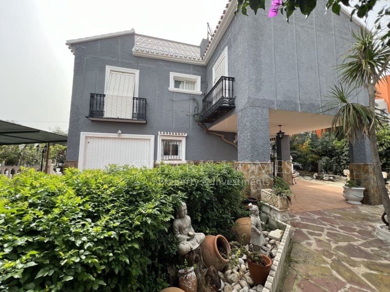 4 sypialnia Willa na sprzedaż w Denia z basenem garażem - 649 900 € (Ref: 7546245)