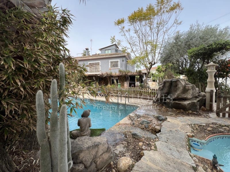 4 sypialnia Willa na sprzedaż w Denia z basenem garażem - 649 900 € (Ref: 7546245)