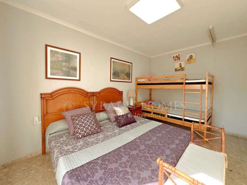 5 quarto Moradia para venda em Denia com piscina garagem - 649 900 € (Ref: 7546245)