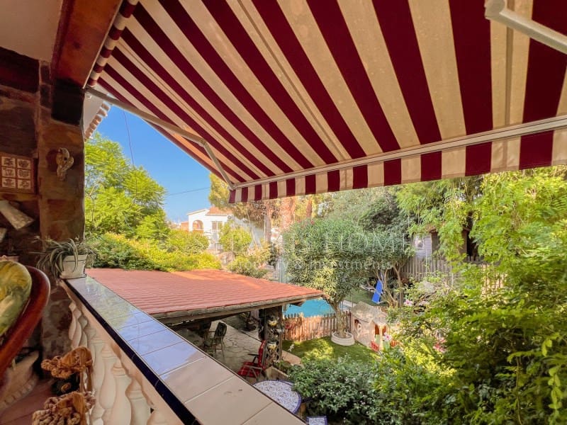 5 quarto Moradia para venda em Denia com piscina garagem - 649 900 € (Ref: 7546245)