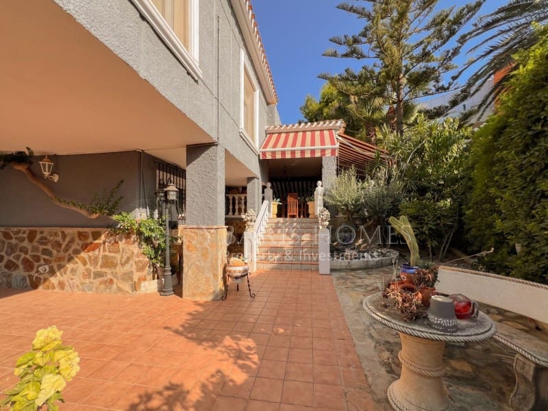 5 quarto Moradia para venda em Denia com piscina garagem - 649 900 € (Ref: 7546245)