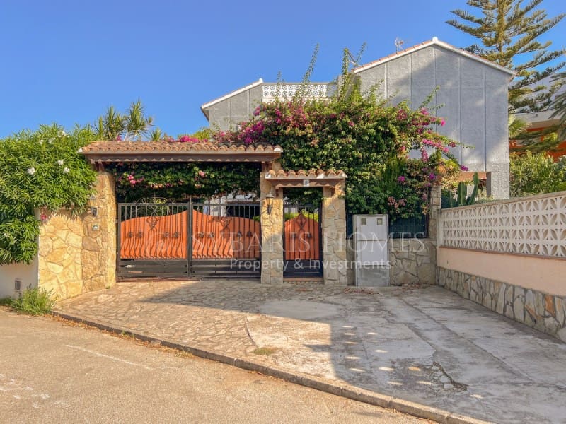 5 quarto Moradia para venda em Denia com piscina garagem - 649 900 € (Ref: 7546245)