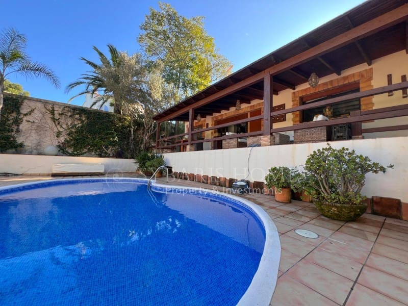 3 sovrum Villa till salu i Denia med pool garage - 715 000 € (Ref: 7854762)
