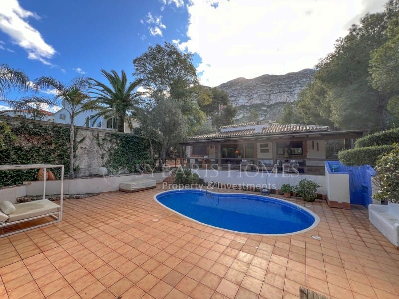 3 sovrum Villa till salu i Denia med pool garage - 715 000 € (Ref: 7854762)