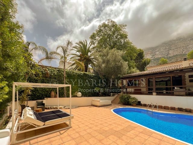 3 soverom Villa til salgs i El Montgó, Dénia med svømmebasseng garasje - € 735 000 (Ref: 7854762)