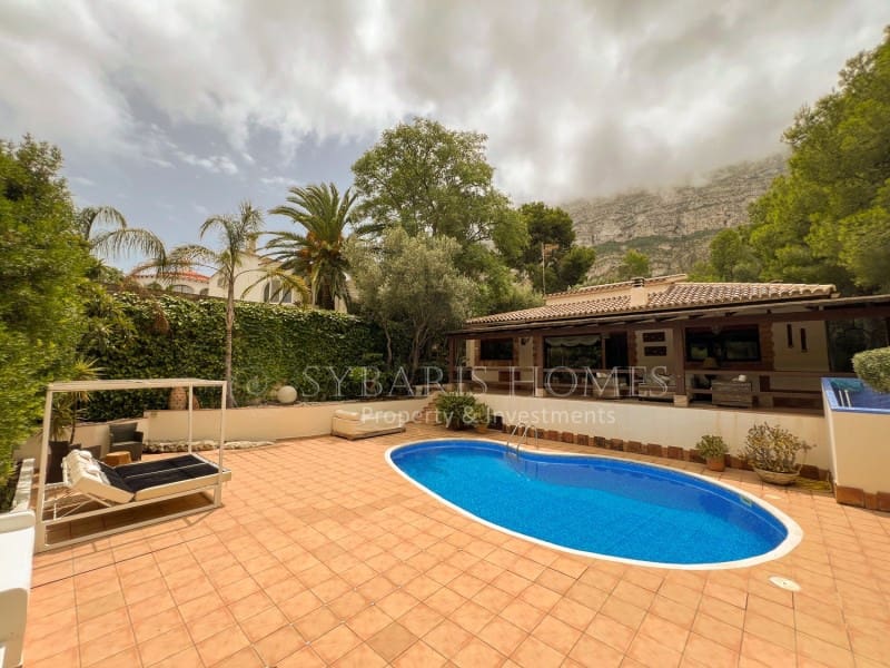 3 sypialnia Willa na sprzedaż w Denia z basenem garażem - 735 000 € (Ref: 7854762)