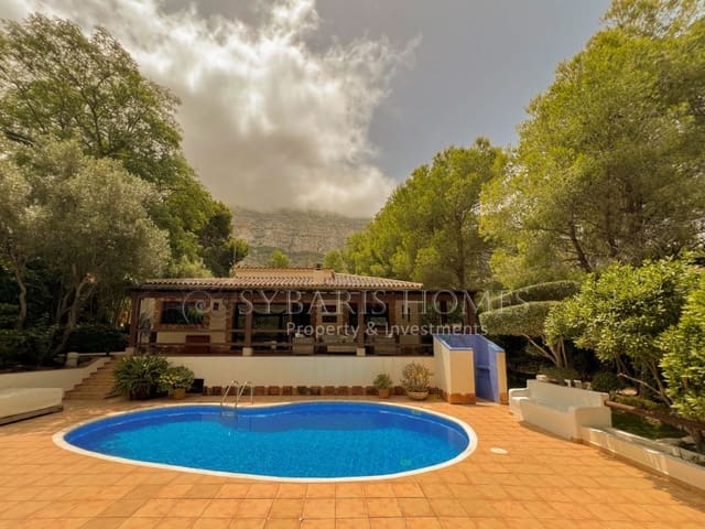 3 soverom Villa til salgs i El Montgó, Dénia med svømmebasseng garasje - € 735 000 (Ref: 7854762)