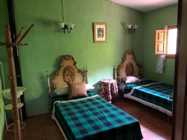 5 bedroom Villa for sale in Castell de Castells with garage - € 255,000 (Ref: 8169089)