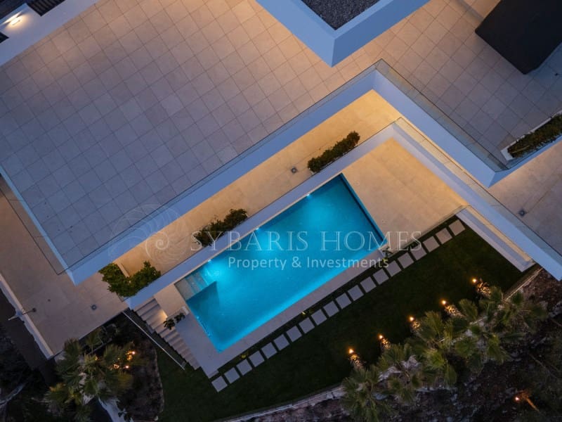 4 bedroom Villa for sale in Altea la Vella with pool garage - € 2,250,000 (Ref: 8175011)