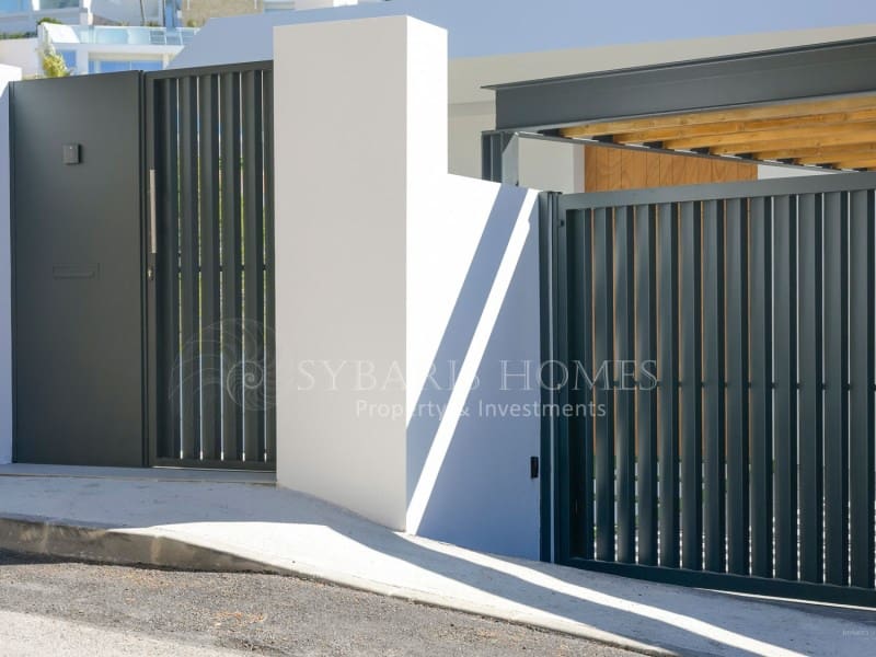 4 bedroom Villa for sale in Altea la Vella with pool garage - € 2,250,000 (Ref: 8175011)