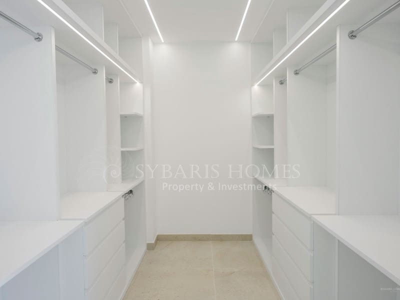 4 bedroom Villa for sale in Altea la Vella with pool garage - € 2,250,000 (Ref: 8175011)