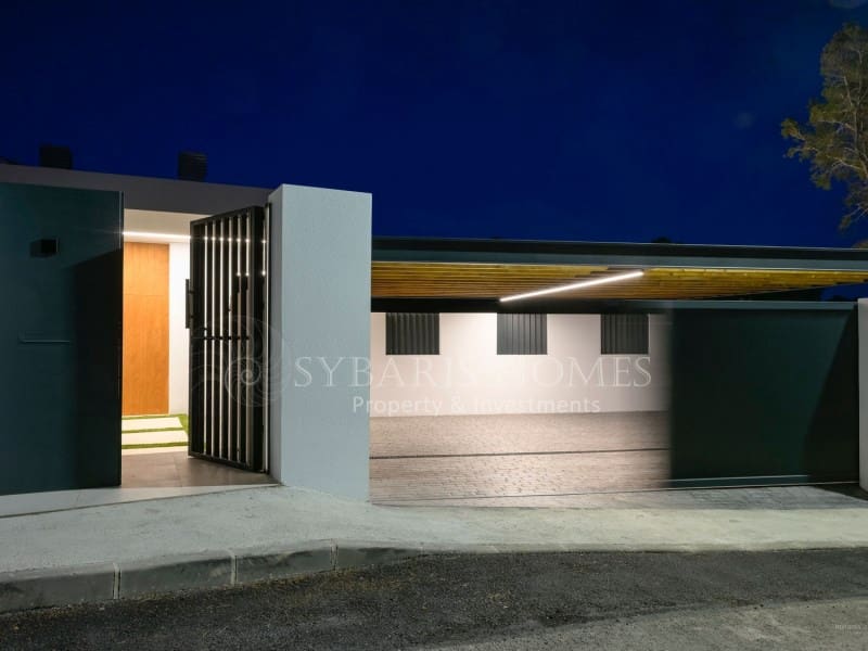 4 bedroom Villa for sale in Altea la Vella with pool garage - € 2,250,000 (Ref: 8175011)