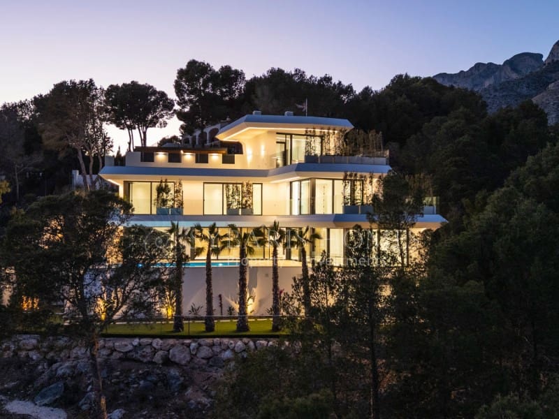 4 bedroom Villa for sale in Altea la Vella with pool garage - € 2,250,000 (Ref: 8175011)