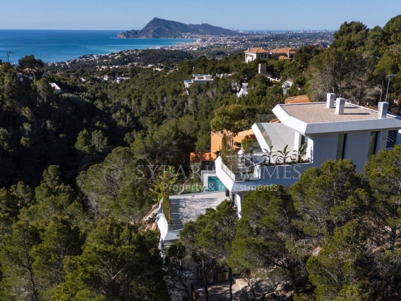 4 bedroom Villa for sale in Altea la Vella with pool garage - € 2,250,000 (Ref: 8175011)
