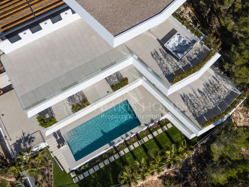 4 bedroom Villa for sale in Altea la Vella with pool garage - € 2,250,000 (Ref: 8175011)
