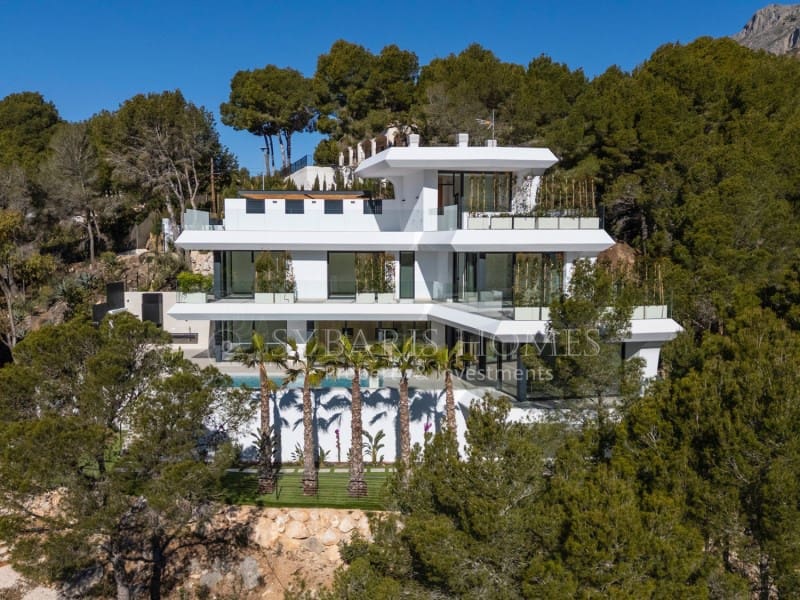 4 bedroom Villa for sale in Altea la Vella with pool garage - € 2,250,000 (Ref: 8175011)