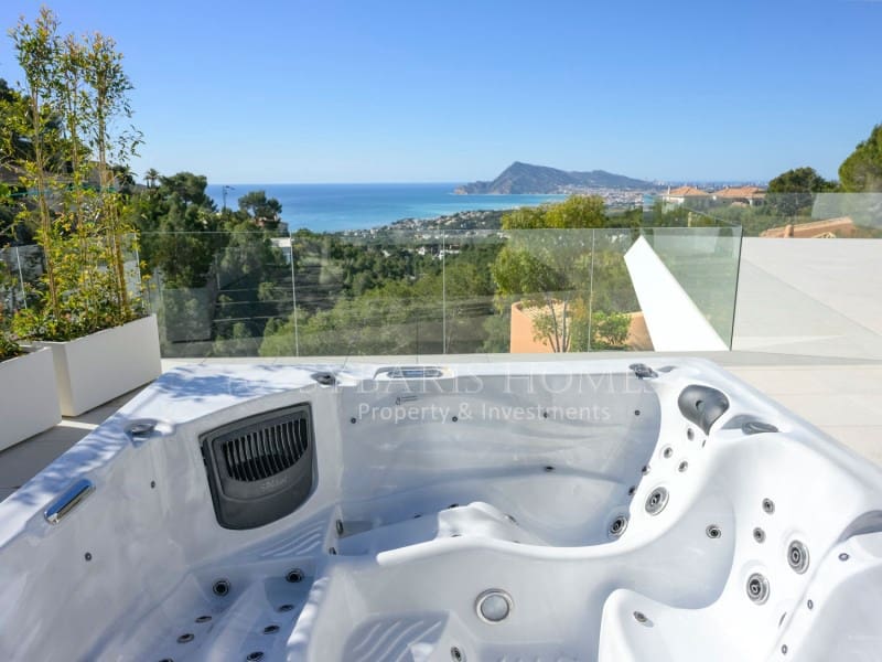 4 bedroom Villa for sale in Altea la Vella with pool garage - € 2,250,000 (Ref: 8175011)