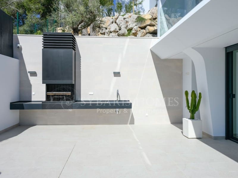 4 bedroom Villa for sale in Altea la Vella with pool garage - € 2,250,000 (Ref: 8175011)