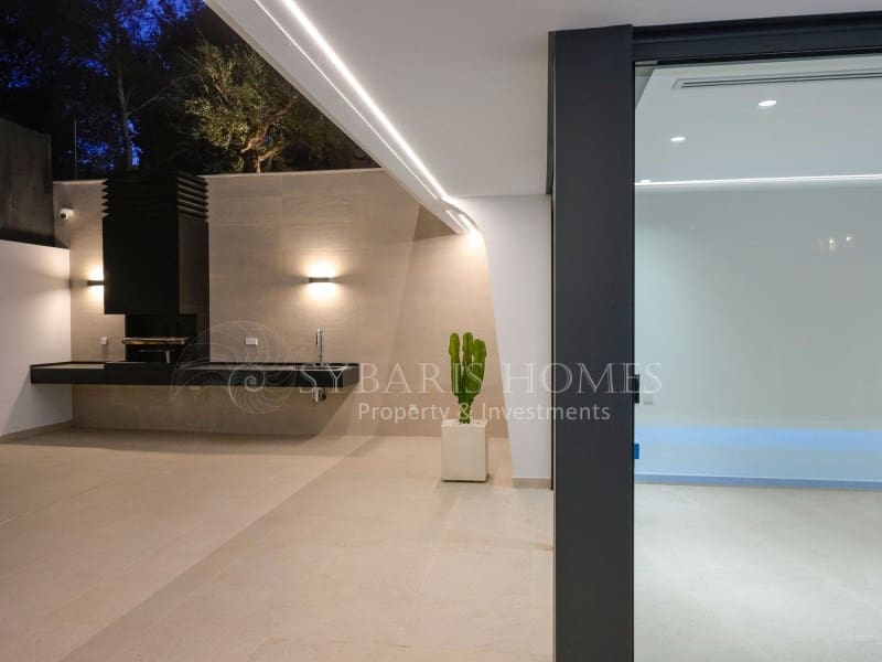 4 bedroom Villa for sale in Altea la Vella with pool garage - € 2,250,000 (Ref: 8175011)