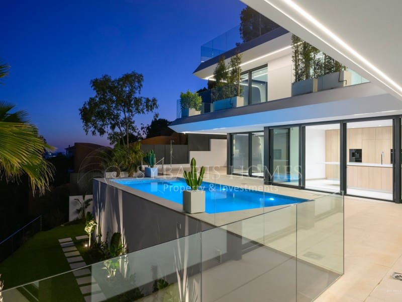 4 bedroom Villa for sale in Altea la Vella with pool garage - € 2,250,000 (Ref: 8175011)