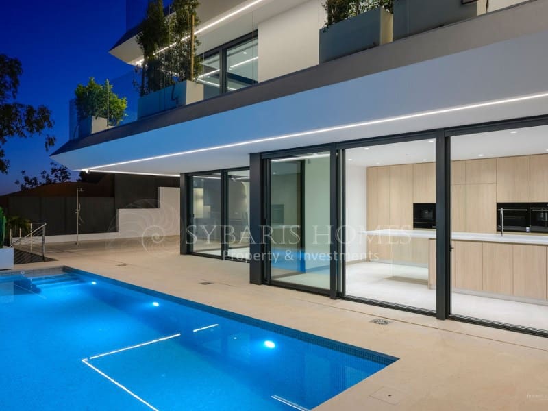 4 bedroom Villa for sale in Altea la Vella with pool garage - € 2,250,000 (Ref: 8175011)