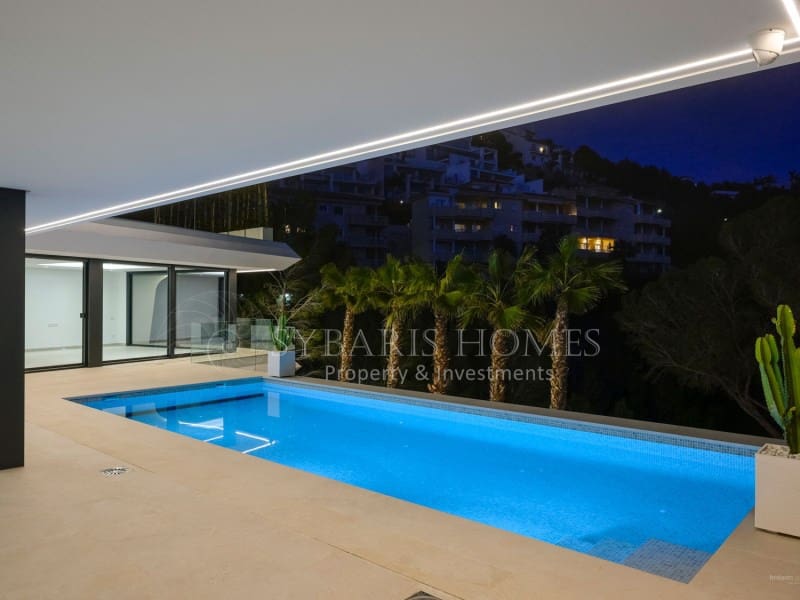 4 bedroom Villa for sale in Altea la Vella with pool garage - € 2,250,000 (Ref: 8175011)